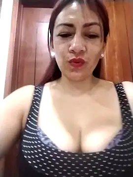 Snapshot of Carlasm- chatting on 11-08-25, 03:29 Carlasm- online show from 11-08-25, 03:29