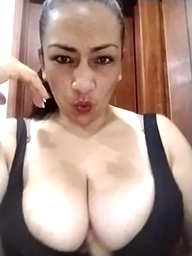 Snapshot of Carlasm- chatting on 12-18-25, 11:11 Carlasm- online show from 12-18-25, 11:11