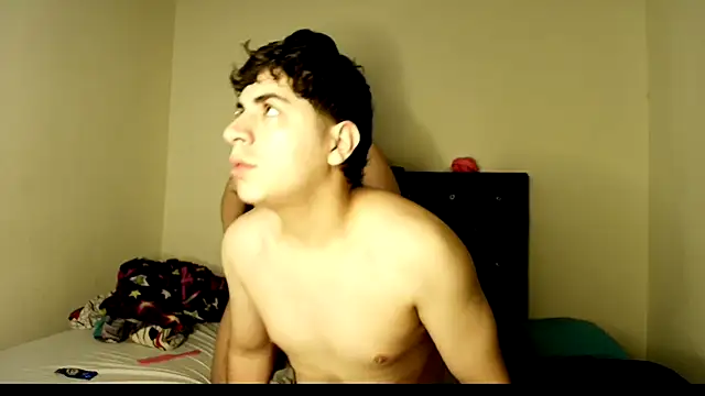 Snapshot of Kymberlyandlucas2 chatting on 09-20-25, 11:33 Kymberlyandlucas2 online show from 09-20-25, 11:33