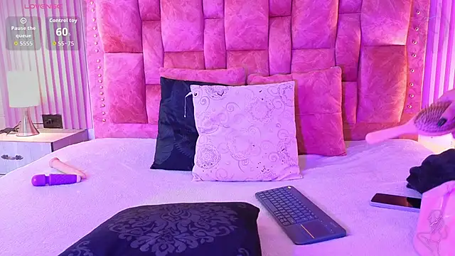 goldilockss15 online show from 10-06-25, 03:15