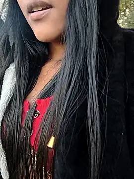 Snapshot of bella_warzon chatting on 10-02-25, 10:39 bella warzon online show from 10-02-25, 10:39