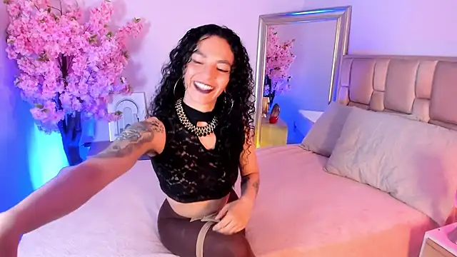 naia xo online show from 12-01-25, 09:09