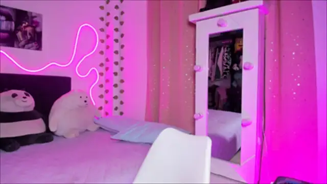 Vickysth online show from 10-20-25, 10:32