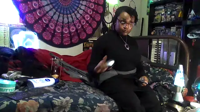 Snapshot of GardeniaFields chatting on 01-18-26, 12:36 GardeniaFields online show from 01-18-26, 12:36