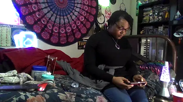 Snapshot of GardeniaFields chatting on 01-18-26, 11:30 GardeniaFields online show from 01-18-26, 11:30