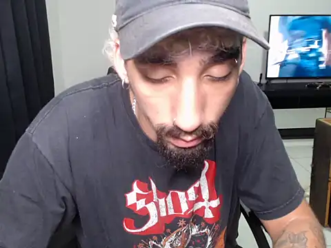 Snapshot of MrPickles696 chatting on 03-22-25, 04:24 MrPickles696 online show from 03-22-25, 04:24