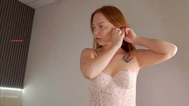 Snapshot of NikaDines chatting on 09-22-25, 01:29 NikaDines online show from 09-22-25, 01:29