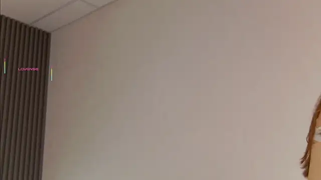 Snapshot of NikaDines chatting on 10-10-25, 03:05 NikaDines online show from 10-10-25, 03:05