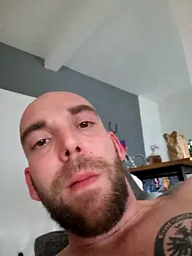 Snapshot of Smokeym123 chatting on 03-12-25, 11:33 Smokeym123 online show from 03-12-25, 11:33