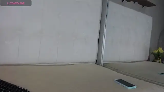 Snapshot of willow_smitt chatting on 11-19-25, 12:38 willow smitt online show from 11-19-25, 12:38