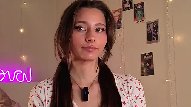 Snapshot of EditaBails chatting on 09-20-25, 06:42 EditaBails online show from 09-20-25, 06:42