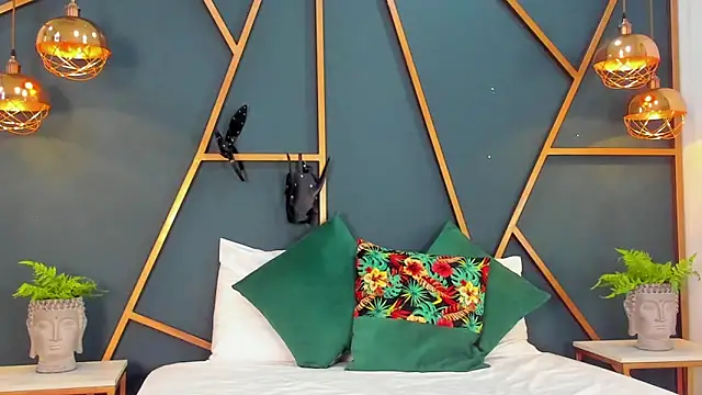 Lia Valmont online show from 03-02-26, 01:40