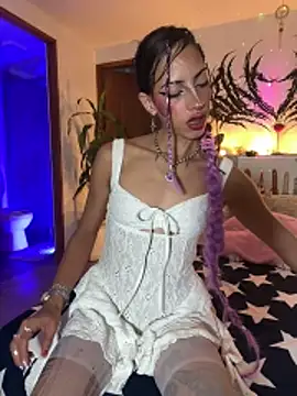 Lia Valmont online show from 04-11-26, 11:42