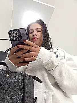 Snapshot of Nathaly_12 chatting on 06-25-26, 01:26 Nathaly 12 online show from 06-25-26, 01:26