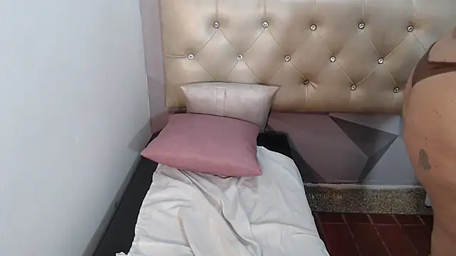 Milf-Prettyboobs online show from 02-19-26, 06:31