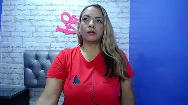 Snapshot of Milf-Prettyboobs chatting on 05-28-26, 05:43 Milf-Prettyboobs online show from 05-28-26, 05:43