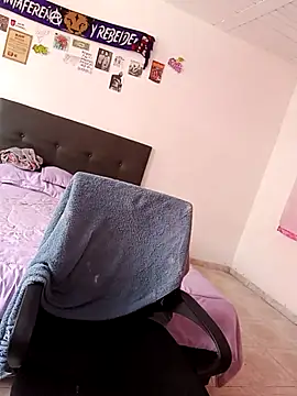 Snapshot of DaniPoison chatting on 02-12-26, 08:15 DaniPoison online show from 02-12-26, 08:15