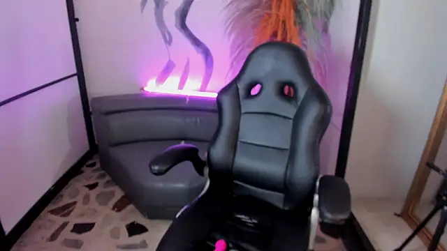 Snapshot of VanessaScott_ chatting on 10-26-25, 10:54 VanessaScott online show from 10-26-25, 10:54