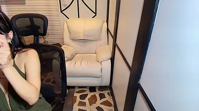 NaomiFrost online show from 03-19-25, 08:22