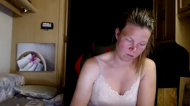 CallMeMaria online show from 01-02-25, 09:39