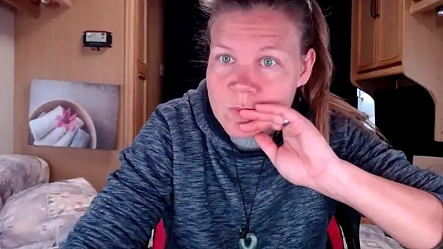 CallMeMaria online show from 01-04-25, 10:16