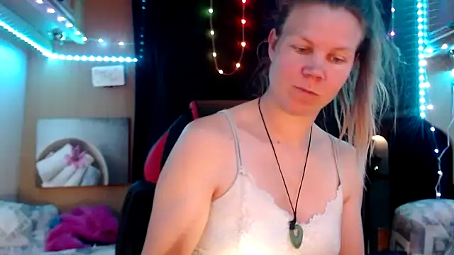 CallMeMaria online show from 03-05-25, 10:22