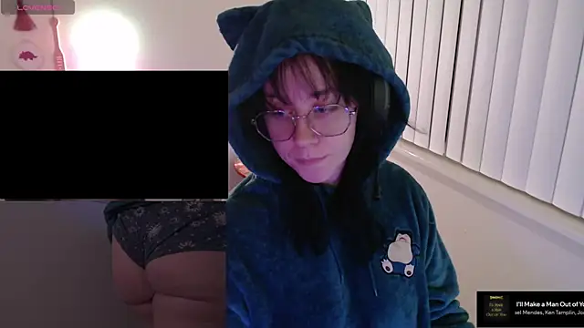 Snapshot of kaisavoid chatting on 11-11-25, 03:39 kaisavoid online show from 11-11-25, 03:39