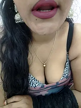 Snapshot of priya_00143 chatting on 12-02-25, 04:29 priya 00143 online show from 12-02-25, 04:29