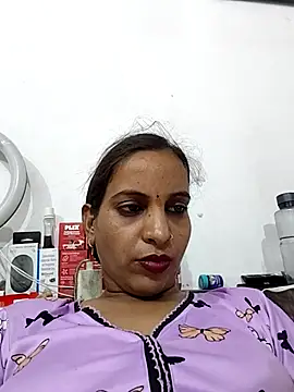 Hotty-Nidhi online show from 07-08-26, 05:39
