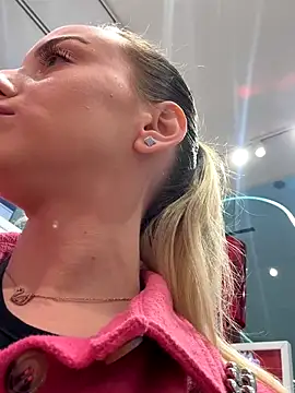 Snapshot of AlexisWhit chatting on 11-01-25, 08:49 AlexisWhit online show from 11-01-25, 08:49