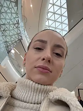 Snapshot of AlexisWhit chatting on 11-07-25, 08:58 AlexisWhit online show from 11-07-25, 08:58