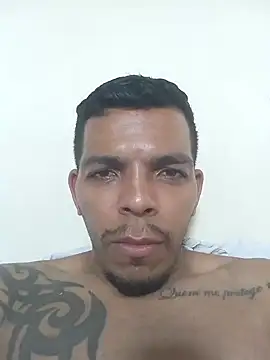 Snapshot of MorenoTatuado93 chatting on 03-08-25, 05:22 MorenoTatuado93 online show from 03-08-25, 05:22