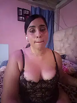 Snapshot of L_ucero chatting on 03-12-25, 03:24 L ucero online show from 03-12-25, 03:24