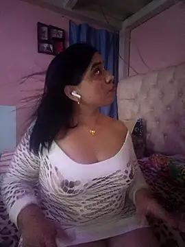 Snapshot of L_ucero chatting on 03-14-25, 01:37 L ucero online show from 03-14-25, 01:37