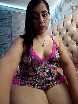 Snapshot of L_ucero chatting on 10-01-25, 10:16 L ucero online show from 10-01-25, 10:16