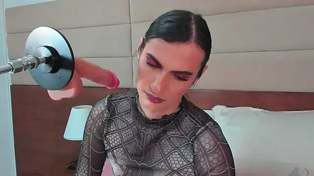 shantall skinny online show from 10-20-25, 03:40