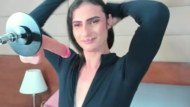 shantall skinny online show from 10-24-25, 03:47