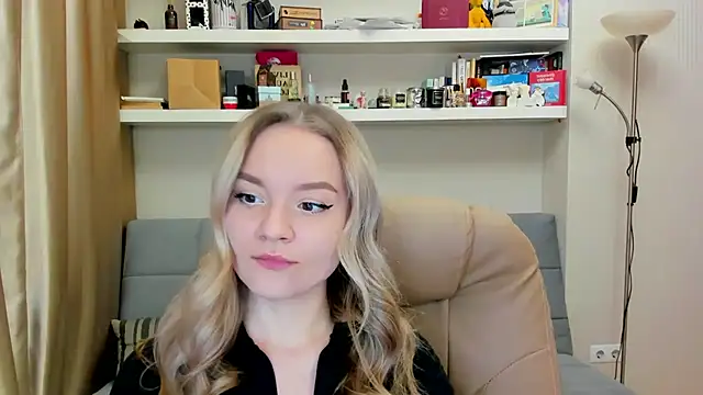 Kara Smith  online show from 12-14-24, 11:23