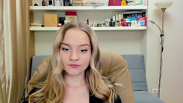 Kara Smith  online show from 01-10-25, 12:27