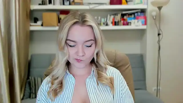 Kara Smith  online show from 09-19-25, 10:54