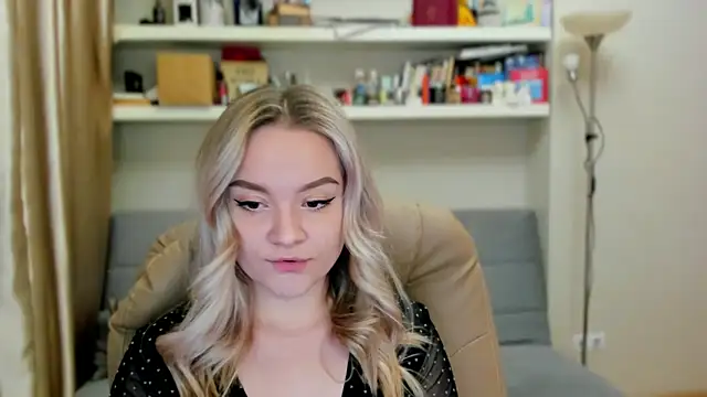 Kara Smith  online show from 10-25-25, 12:07