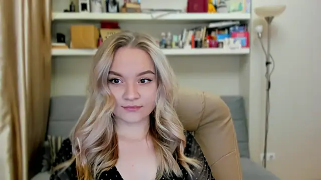 Kara Smith  online show from 10-31-25, 11:06