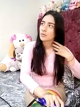 Snapshot of HOLY_DOLL chatting on 03-18-25, 05:21 HOLY DOLL online show from 03-18-25, 05:21