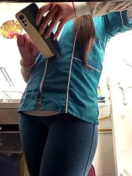 Snapshot of HOLY_DOLL chatting on 11-06-25, 07:59 HOLY DOLL online show from 11-06-25, 07:59