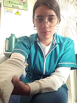 Snapshot of HOLY_DOLL chatting on 11-27-25, 09:06 HOLY DOLL online show from 11-27-25, 09:06