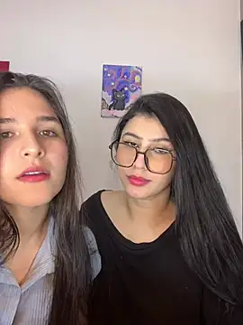 Snapshot of Sweet_and_Rous chatting on 03-18-25, 04:37 Sweet and Rous online show from 03-18-25, 04:37