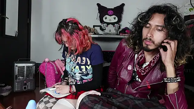 Snapshot of Devil_And_Princess chatting on 09-11-25, 02:55 Devil And Princess online show from 09-11-25, 02:55