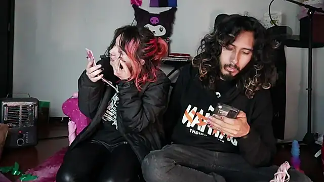 Snapshot of Devil_And_Princess chatting on 10-05-25, 02:54 Devil And Princess online show from 10-05-25, 02:54