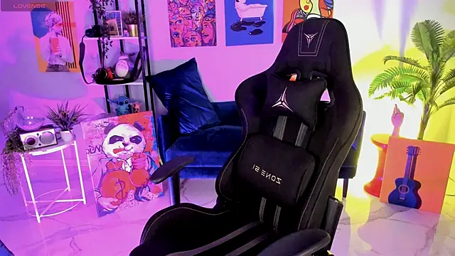 Snapshot of SarahAlluring chatting on 11-15-25, 11:51 SarahAlluring online show from 11-15-25, 11:51