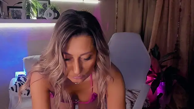 SarahAlluring online show from 05-31-26, 06:09
